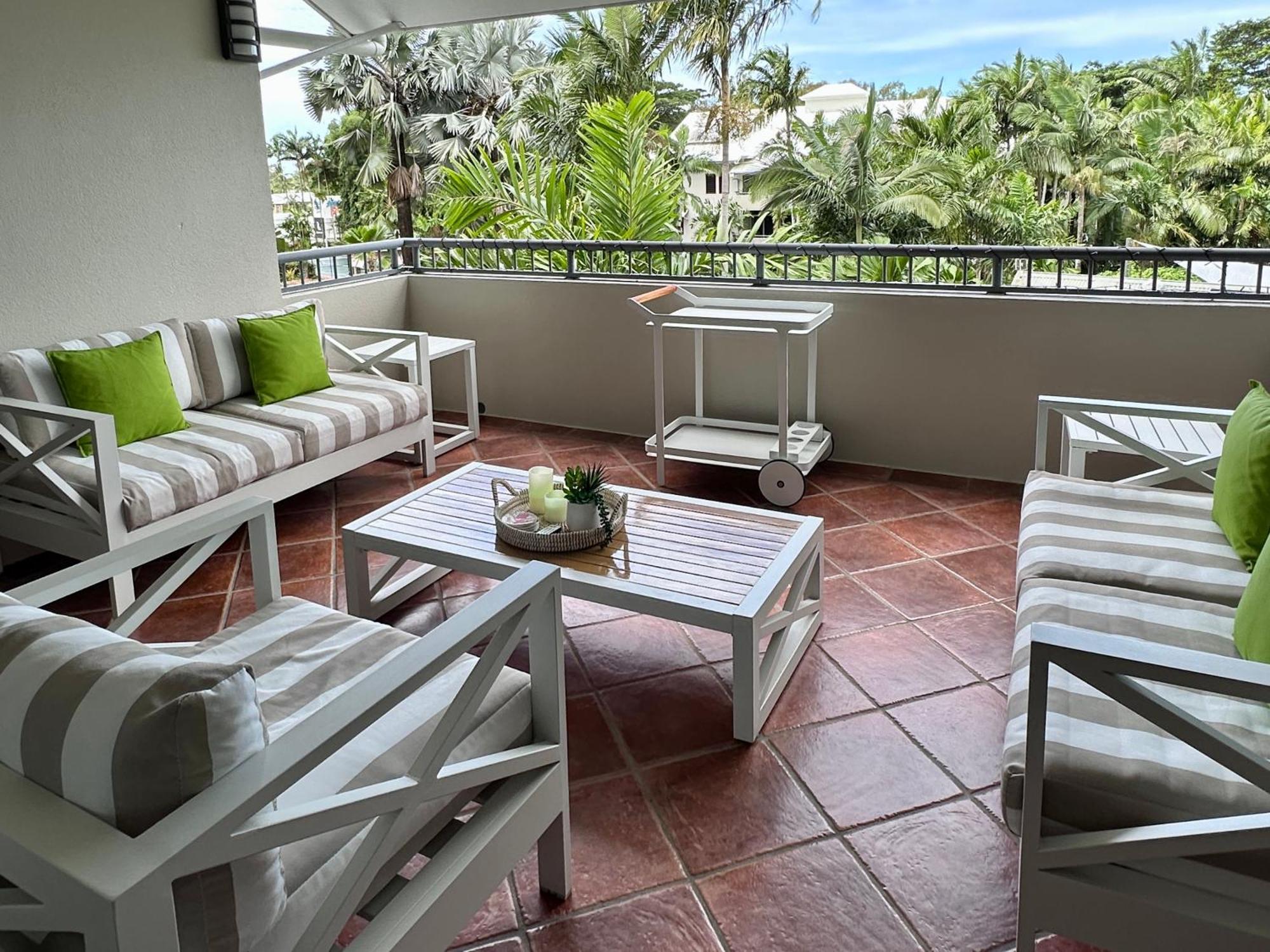 Oasis At Palm Cove Aparthotel Eksteriør bilde