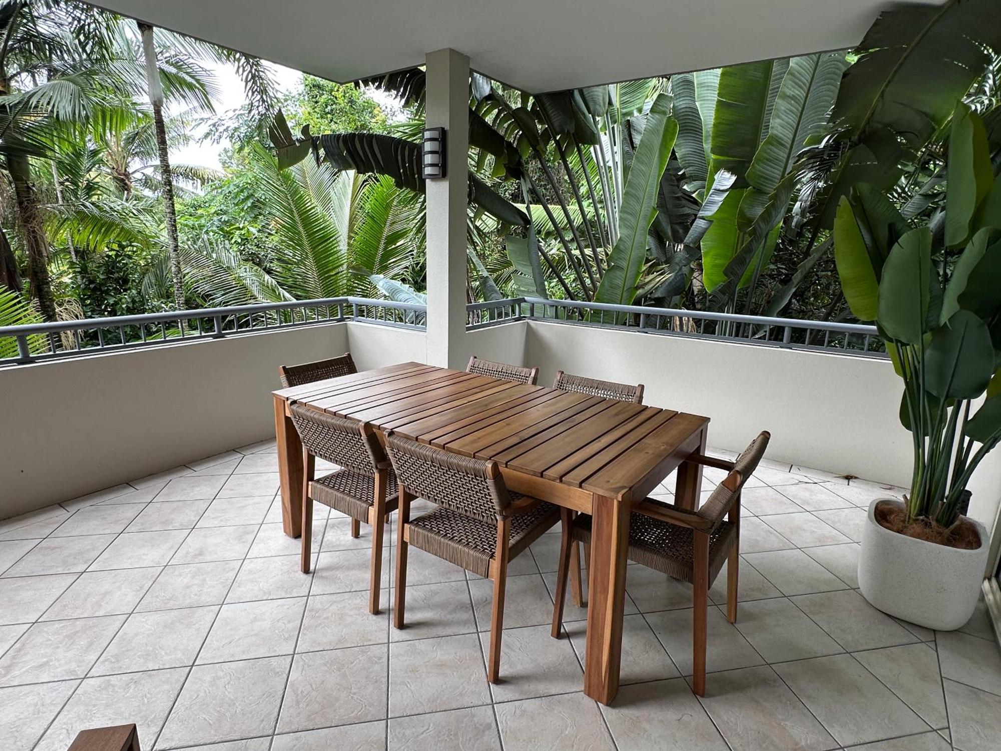 Oasis At Palm Cove Aparthotel Eksteriør bilde